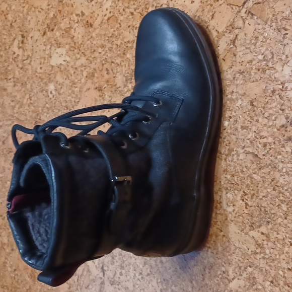 UGG Women's Kesey Waterproof Boots, Leather & Wool Size 9.5 Style #1005264 - Picture 2 of 16